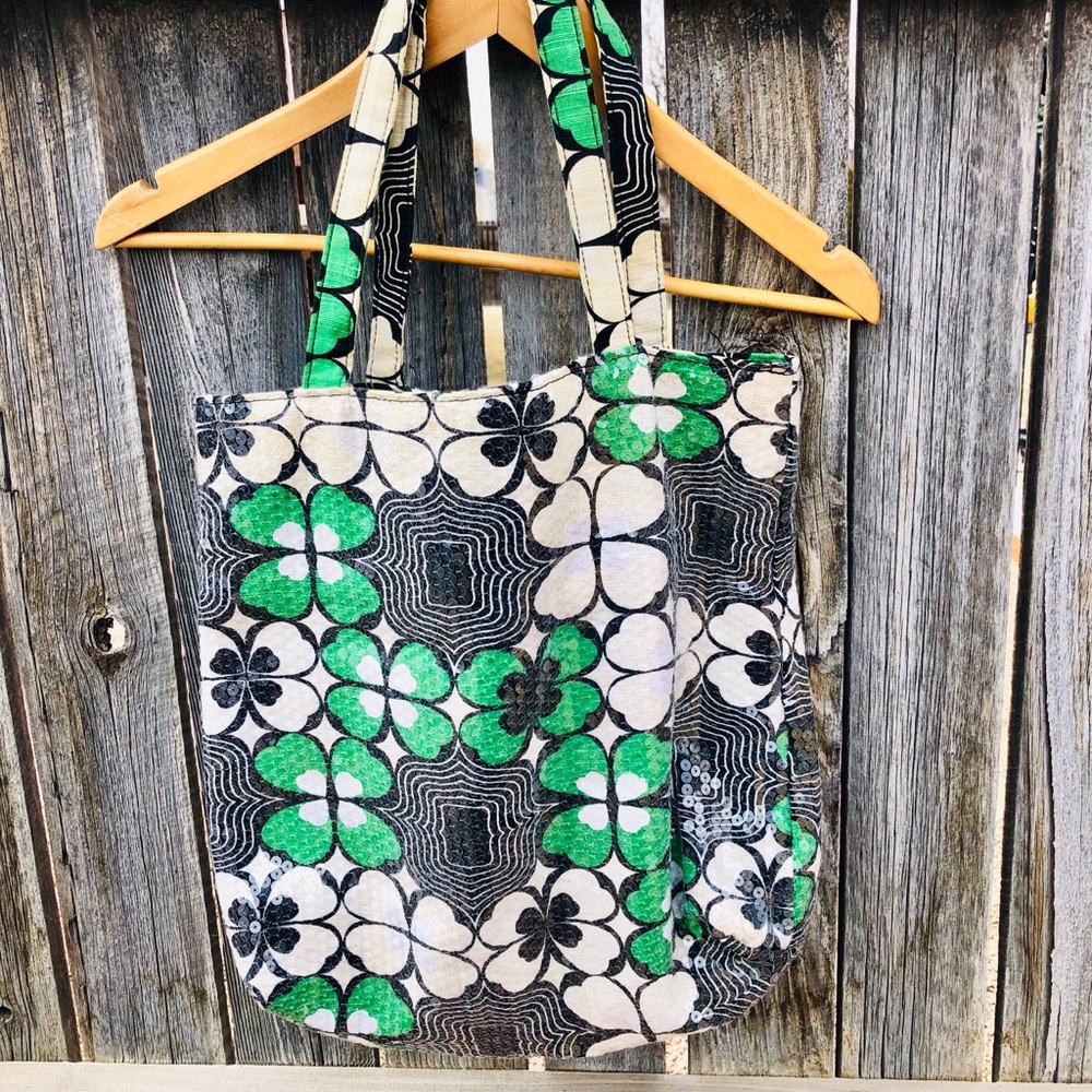 ☘️ Four Leaf Clover Sequence Bag 🍀
